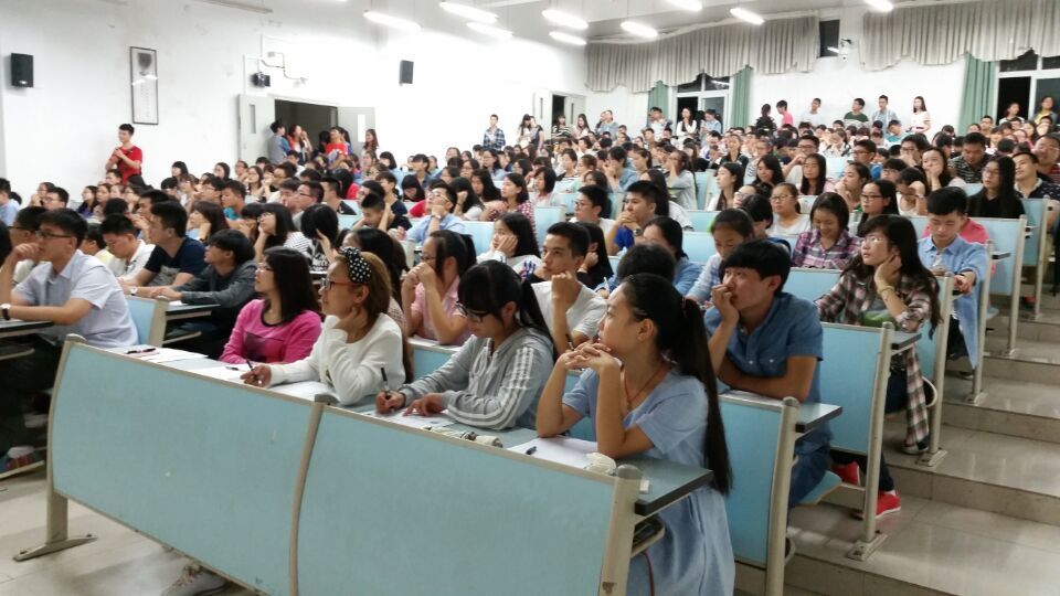 现场观众反应热烈